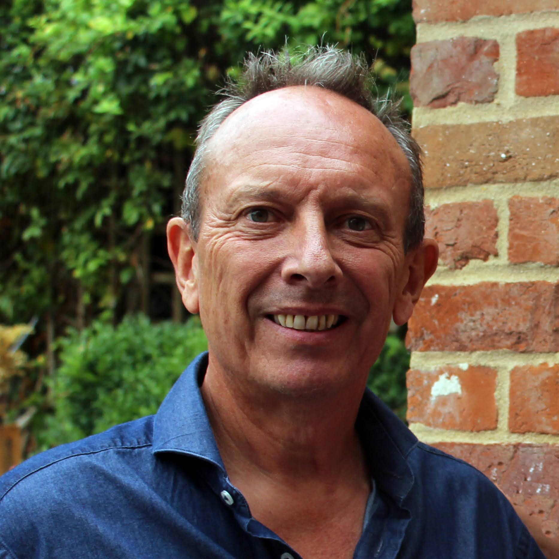 London, UK John has over 25 years of experience in the art industry, primarily as Managing Director of an art materials manufacturer and joined Glocal to give the business a permanent UK presence and commercial direction. 